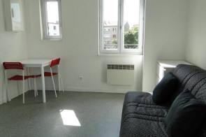 Appartement rénové en Location à Clermont-ferrand / 1 pièce 17m2